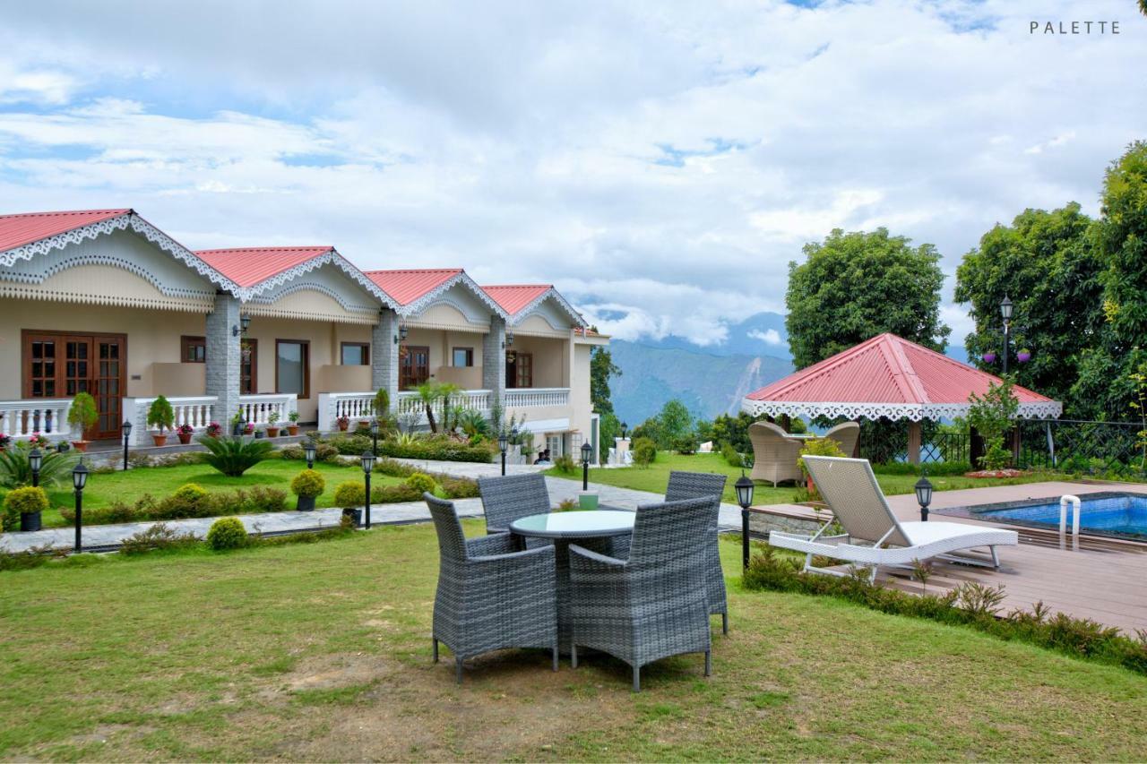 Pine Tree Spa Resort, Калимпонг Екстериор снимка